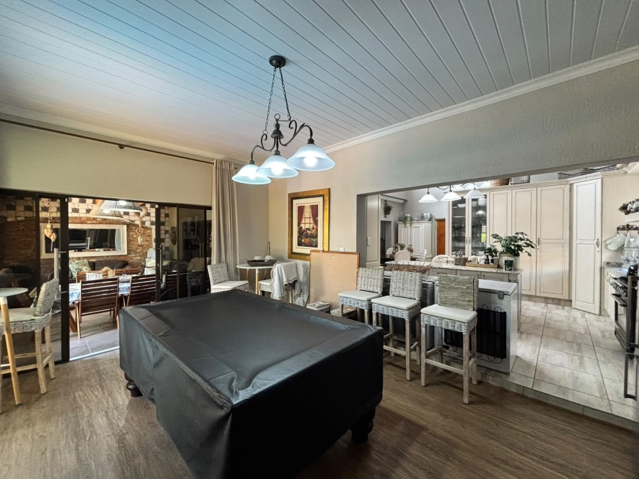 4 Bedroom Property for Sale in Grimbeeck Park North West